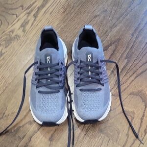 On Cloud Athletic Shoes